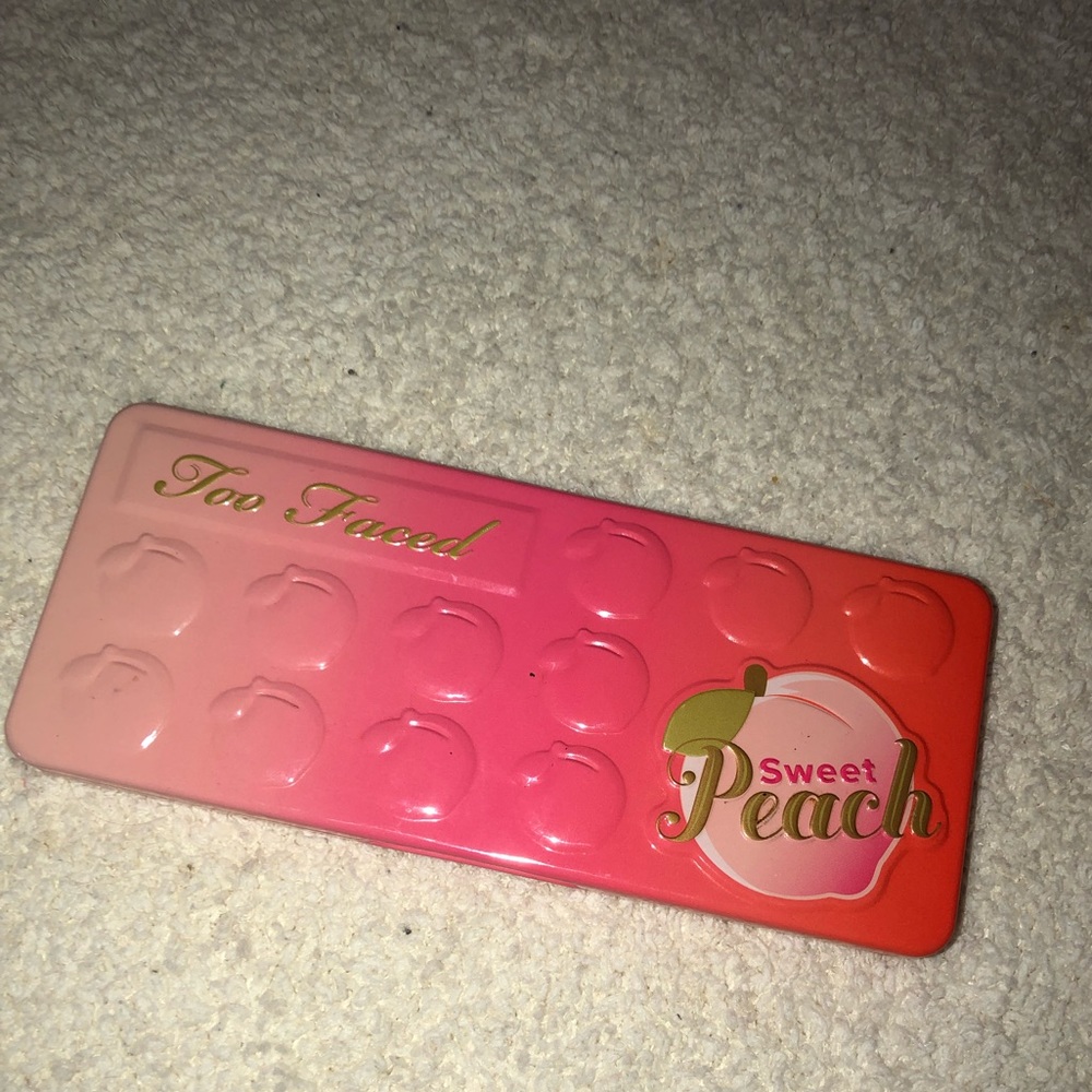 Too faced sweet peach palette